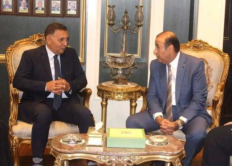 محافظ القليوبية يهنيء مساعد وزير الداخلية مدير أمن القليوبية بمناسبة توليه منصبه الجديد