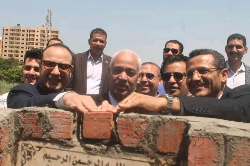 حجر الأساس لنادي الصحفيين بأسيوط