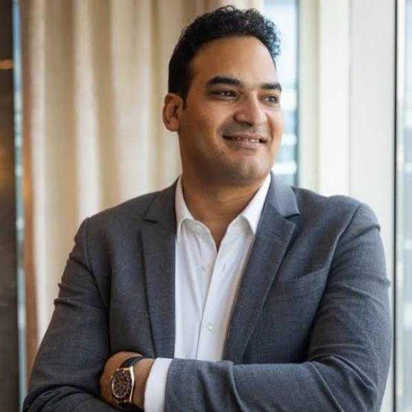 اليوم.. محاكمة رجل الأعمال أمير الهلالي بتهمة غسل الأموال