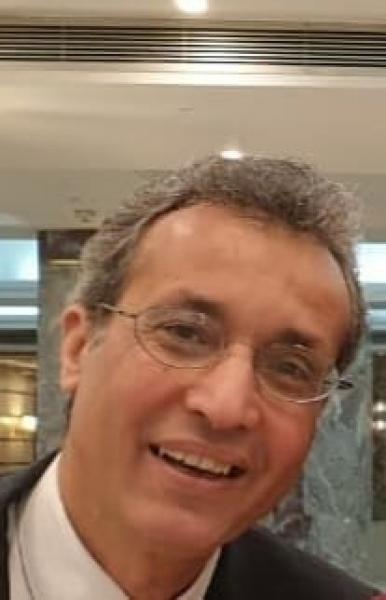 الكاتب والأديب الكبير علاء عبدالعزيز 