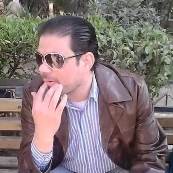 الكاتب الكبير عمرو النعمانى 