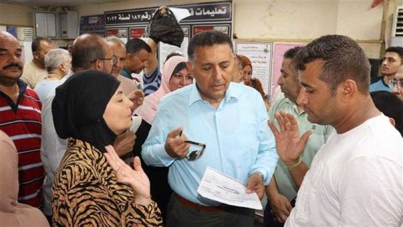 محافظ القليوبية يتفقد المراكز التكنولوجية بعدة مناطق.. ويوجه بسرعة إنهاء معاملات المواطنين