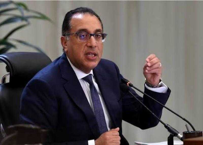 مدبولي يشهد تسليم وتسلم رئاسة اقتصادية قناة السويس