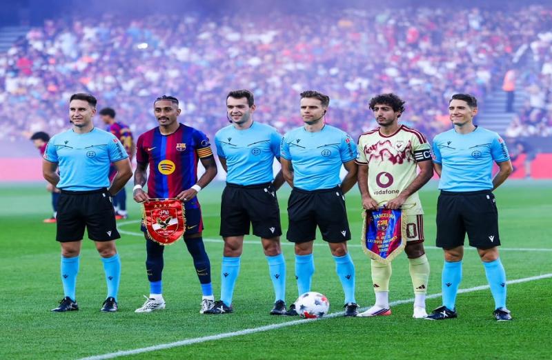  برشلونة والأهلى 