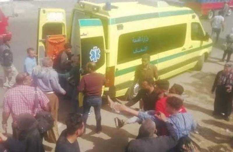 إصابة 12 شخصا في تصادم ميكروباص وتروسيكل بالطريق الصحراوي الغربي