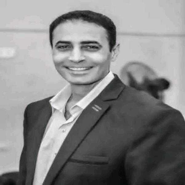 د. محمد هناء الدين يكتب: لستم قضاة علي احد