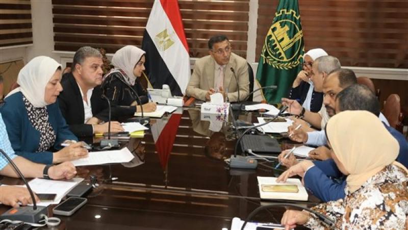 محافظ القليوبية خلال اللقاء