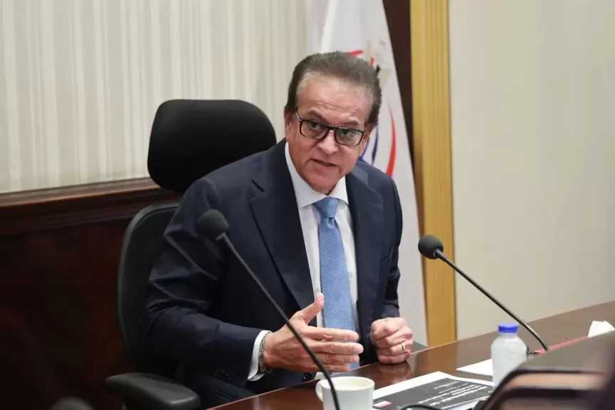 وزير الصحة يتفقد مركز الخدمات الطارئة 137 ويؤكد اهمية  سرعة الاستجابة لاحتياجات المواطنين