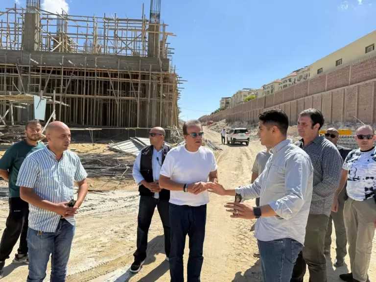 وزير الصحة يتفقد مستشفى العلمين الجديد ويوجه بسرعة الانتهاء من المشروع