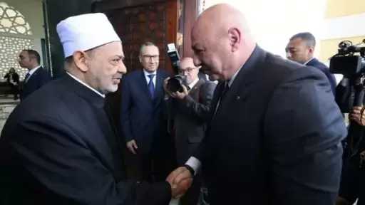 الرئيس اللبناني يجدد دعوته لشيخ الأزهر لزيارة البلاد بداية العام المقبل