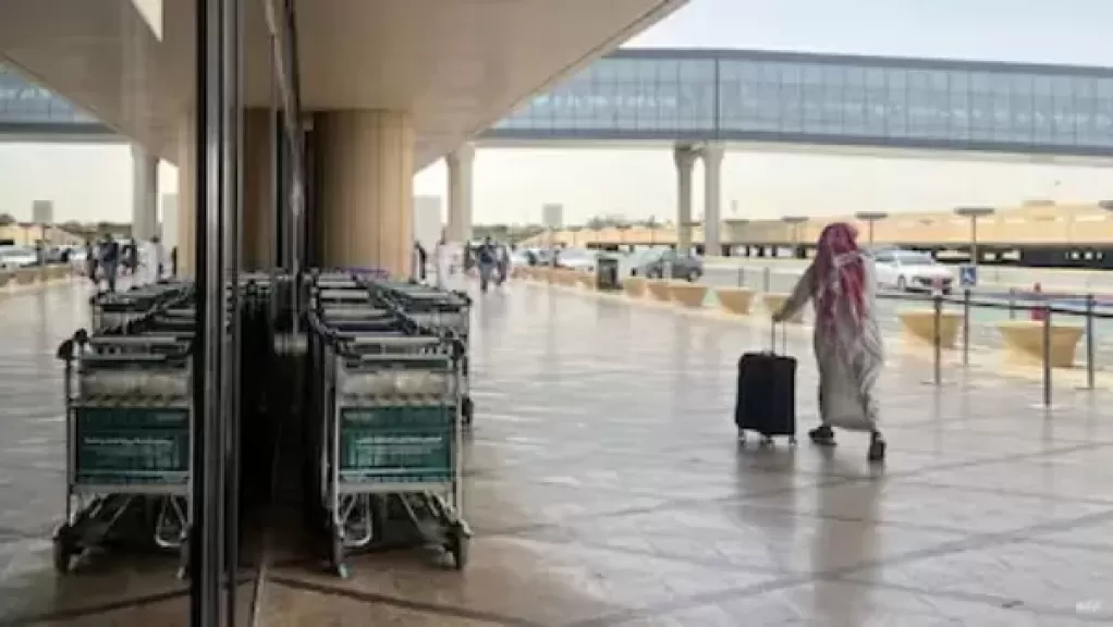 إلغاء للرحلات في مطار الملك خالد بالرياض بعد هجمات الحوثيين