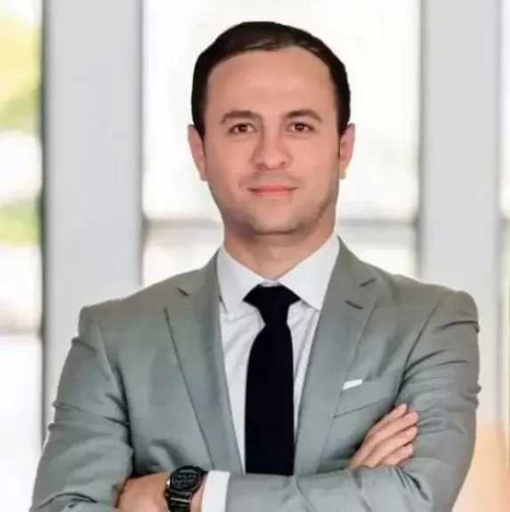 شحاتة زكريا يكتب : الأزمات لا تصنع الدول.. بل تكشفها