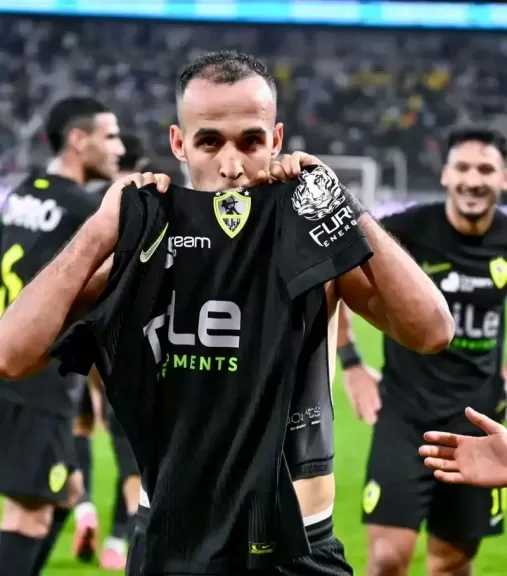 ناصر منسي يعتذر عن قيامه بإلقاء قميص الزمالك في أرض الملعب أثناء احتفاله بهدفه فى مرمى الجيش الرواندي