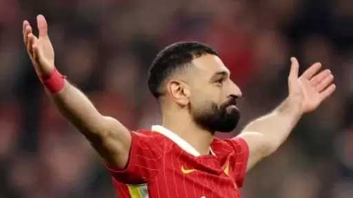 محمد صلاح يقتحم قائمة أساطير الدوري الإنجليزي في تصنيف تاريخي