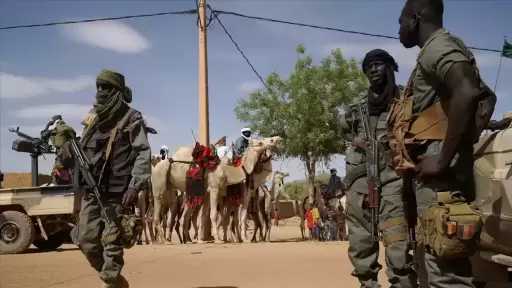مقتل 13 مدنيًا بينهم 6 أطفال في غارة بمسيرة للجيش المالي قرب الحدود الموريتانية