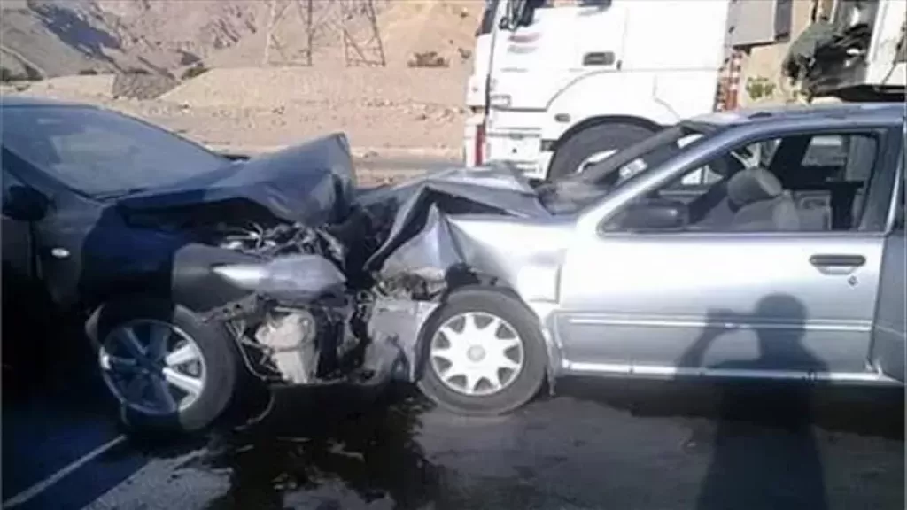 حادث تصادم سيارتين