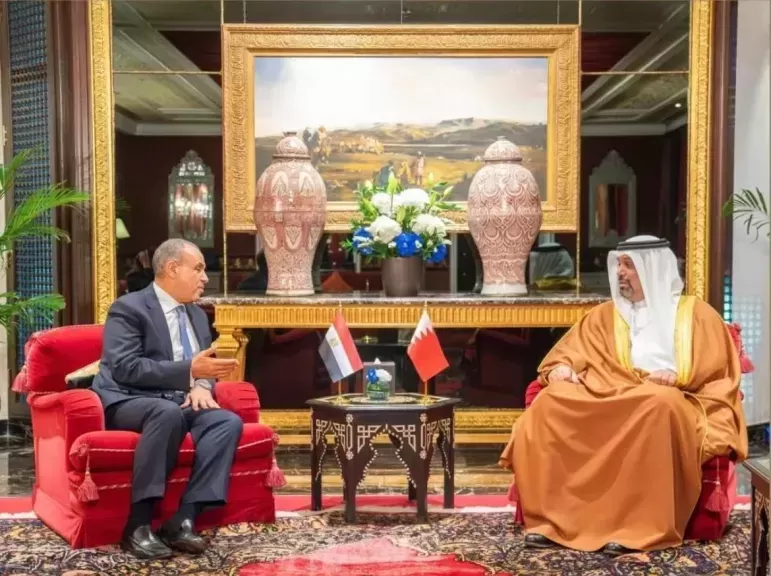 وزير الخارجية و وزير المالية البحريني